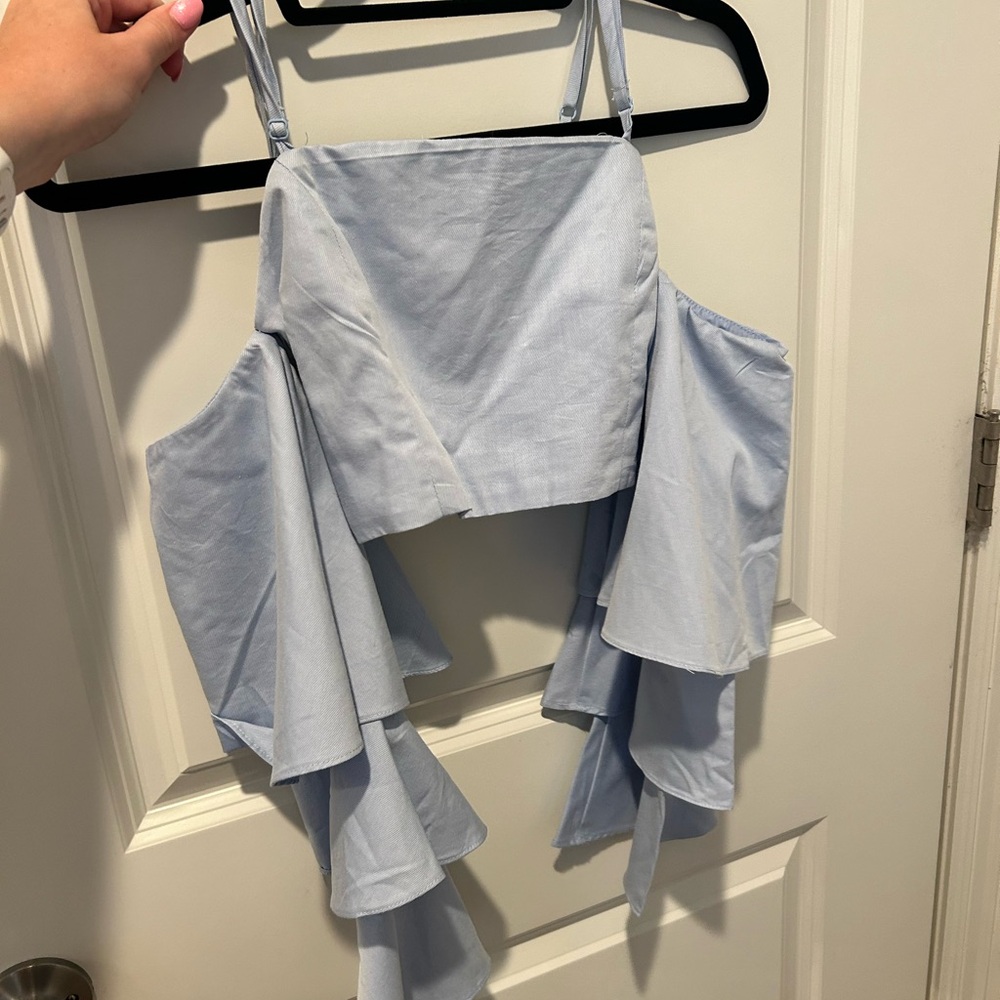 Boutique off the shoulder cropped shirt - size x small
